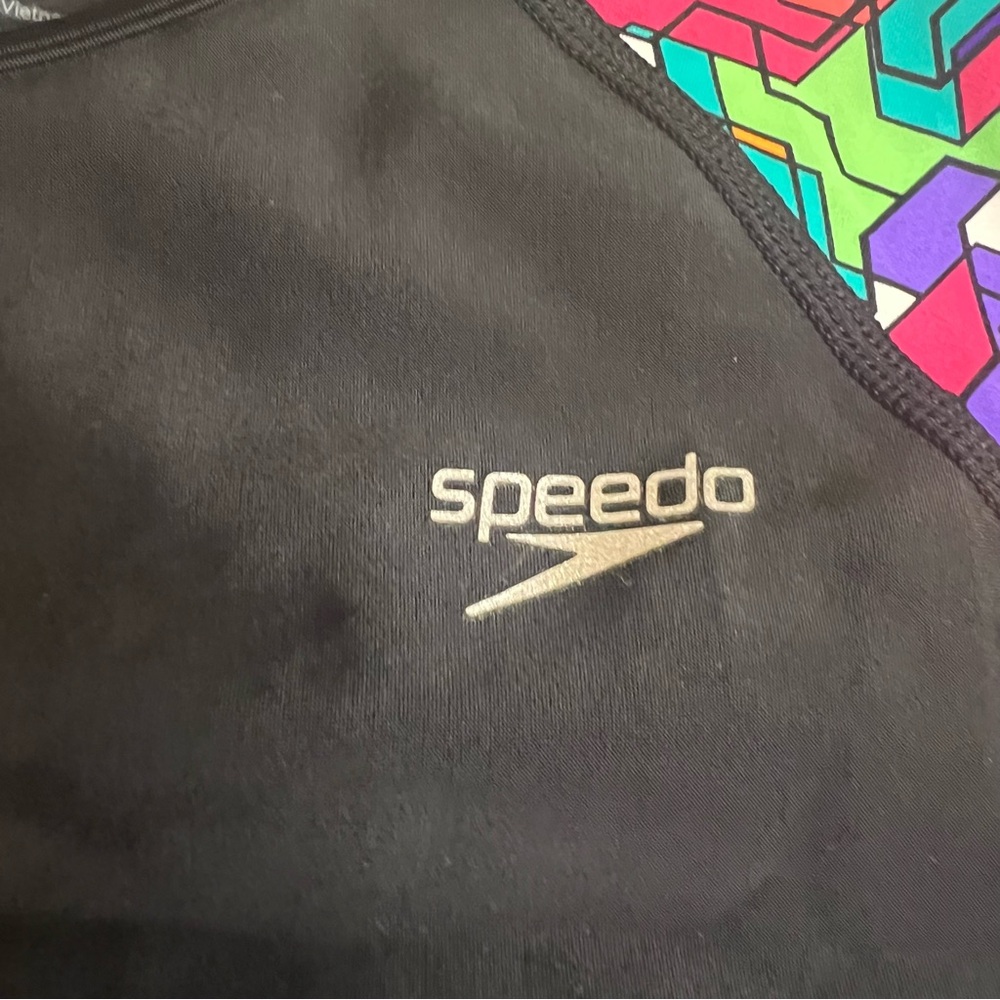NWT Speedo XL Rainbow Brights Short Sleeve Rash Guard Swim Shirt Girls - Picture 7 of 8